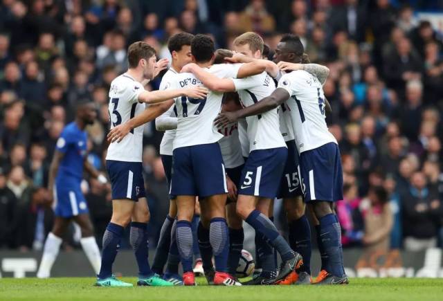 以便在合同 以便在合同